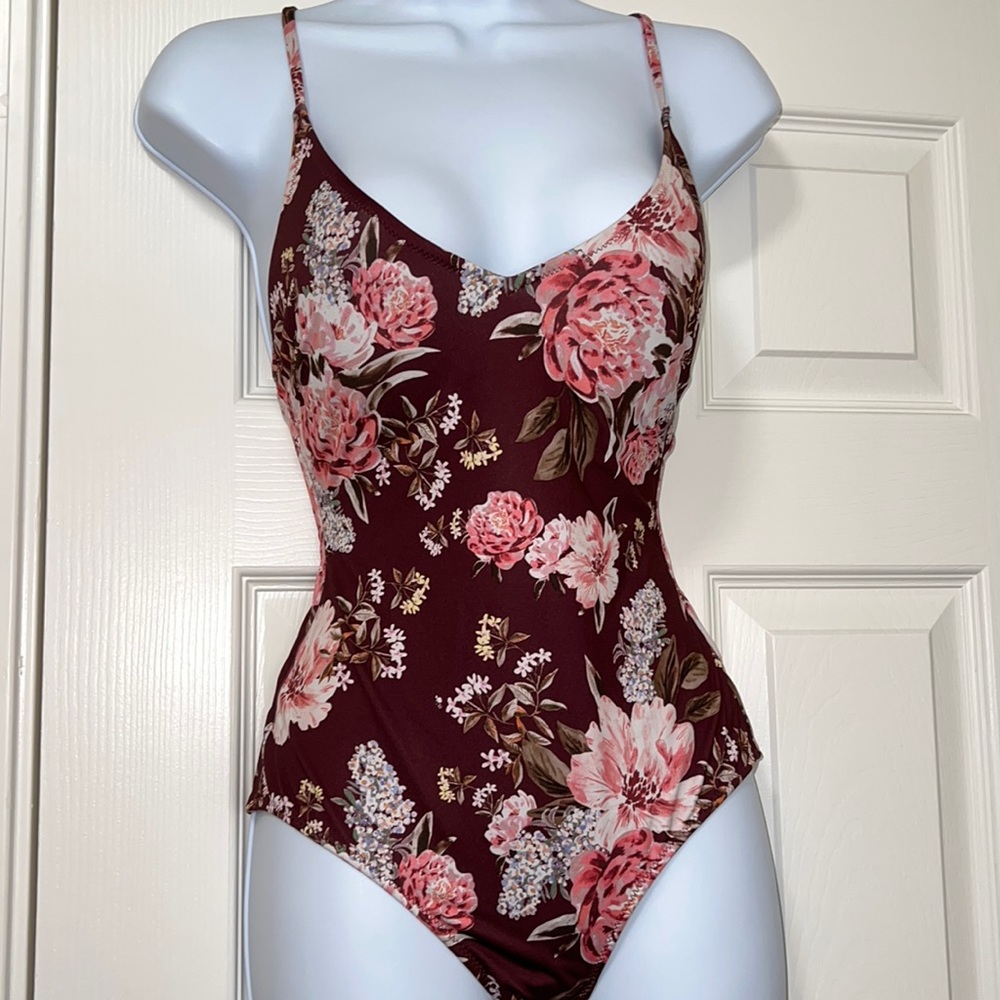 🆕 H&M One-piece Floral Swimsuit